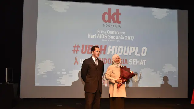 Dr. Wiendra Waworuntu, MKes dalam acara bersama DKT Indonesia.