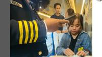 Penumpang Kereta Jogja-Surabaya Dilempar Batu, KAI Buru Pelaku yang Terancam Hukuman 15 Tahun Penjara.&nbsp; (dok.Instagram @widya_anggraini_awaw/https://www.instagram.com/p/DLzhgvhykIY/)