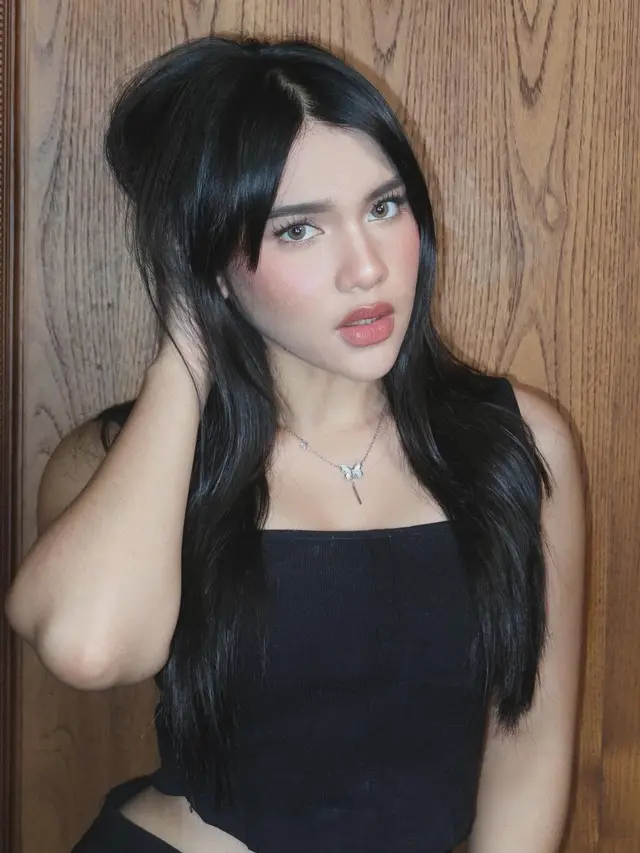 Potret Davina Karamoy Liburan di Thailand (credit: https://www.instagram.com/davinaakaramoy/).