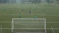 Suasana pemanasan Timnas Wanita Indonesia sebelum melawan Villa 2000 pada laga uji coba di Lapangan Sawangan, Depok, Kamis (19/4/2018). Timnas Wanita Indonesia kalah 1-2. (Bola.com/Nick Hanoatubun)