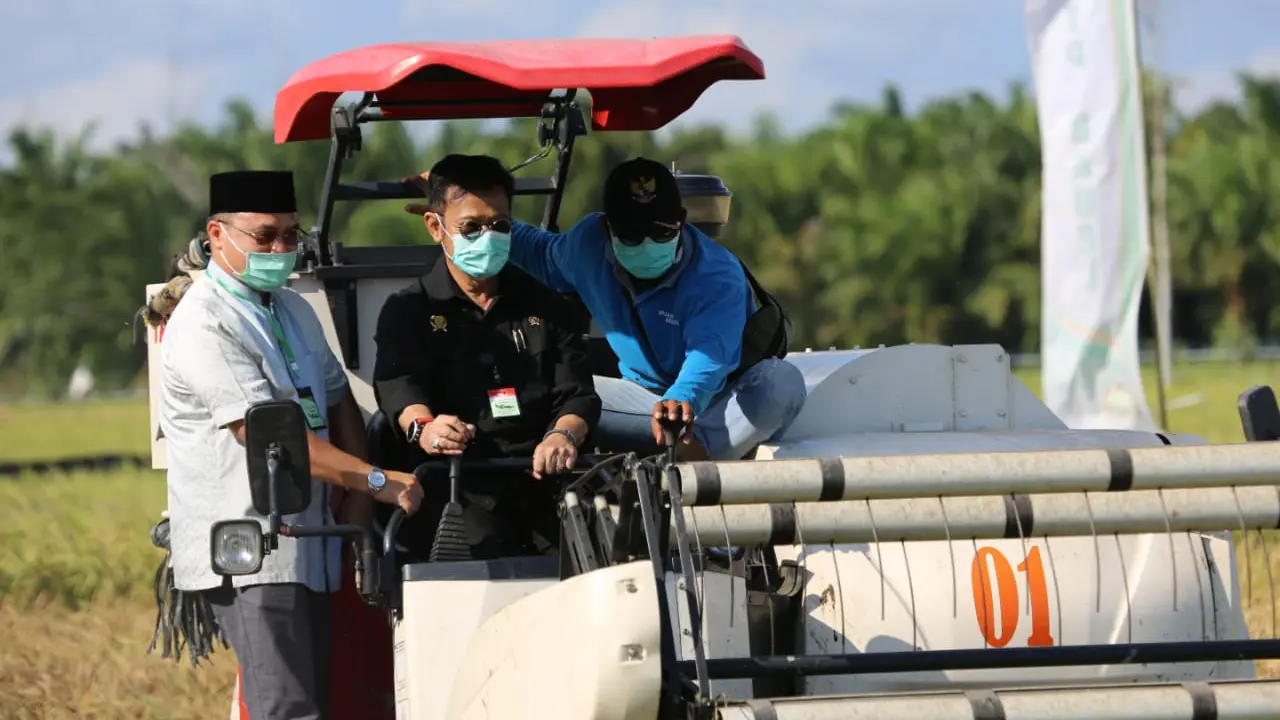 Kunker ke Bangka Selatan, Mentan Salurkan Alsintan dan KUR