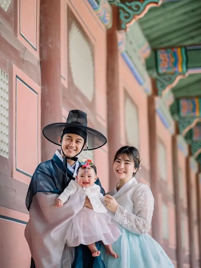 7 Gaya Felicya Angelista Liburan di Korea Selatan, Pakai Hanbok hingga Jadi Cewek Kue Saat Menari Bareng Nayeon TWICE