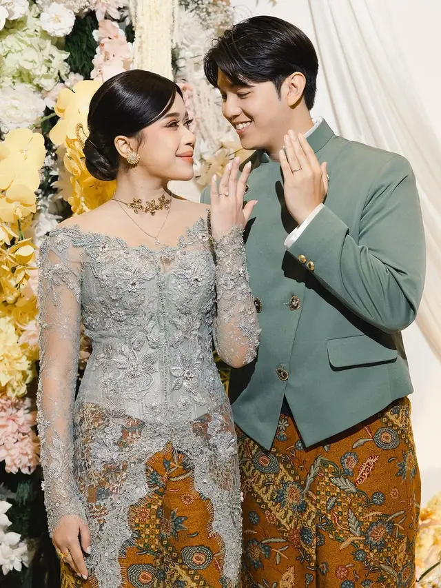 8 Potret Kebaya Lamaran Brisia Jodie, Anggun Berkebaya dengan Nuansa Tradisional Elegan