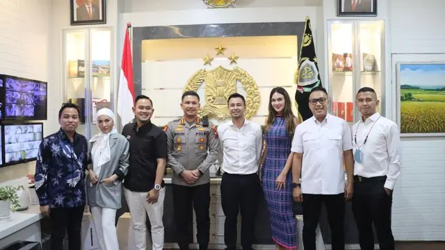 Raffi Ahmad bersama dengan Kapolres Malang Kota Kombes Pol Budi Hermanto