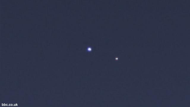 Luar Biasa Nasa Rilis Foto Bumi Dan Bulan Dari Planet Saturnus