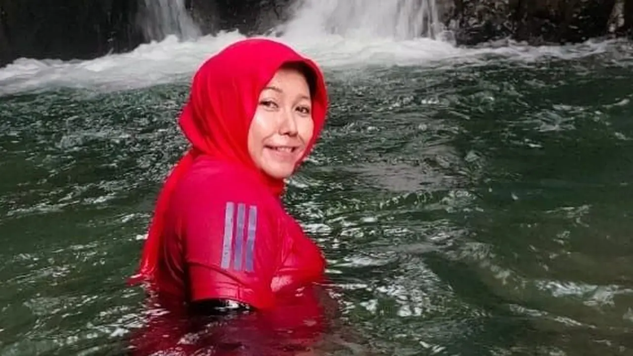 [Fimela] Tak Tahan Dipoligami, Ini 6 Potret Ida Murwani Istri Pertama Parto