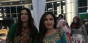 Bulan puasa tak hanya memberi berkah bagi Nia Daniati tapi juga sebuah pengalaman spiritual