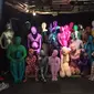 Bukan boneka, komunitas Zentai di Jepang berpose untuk cover laman media sosial. Foto : Zentai Gallery | Facebook