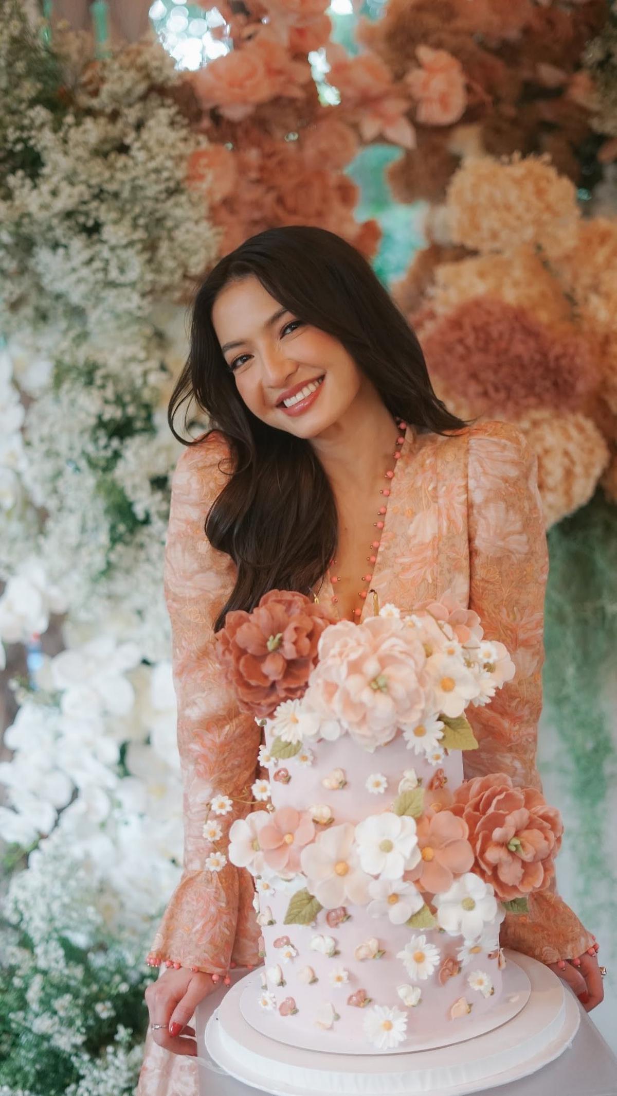 11 Potret Transformasi Raline Shah dari Masa ke Masa, Pesona Cantik Tak Pudar di Usia 39 Tahun