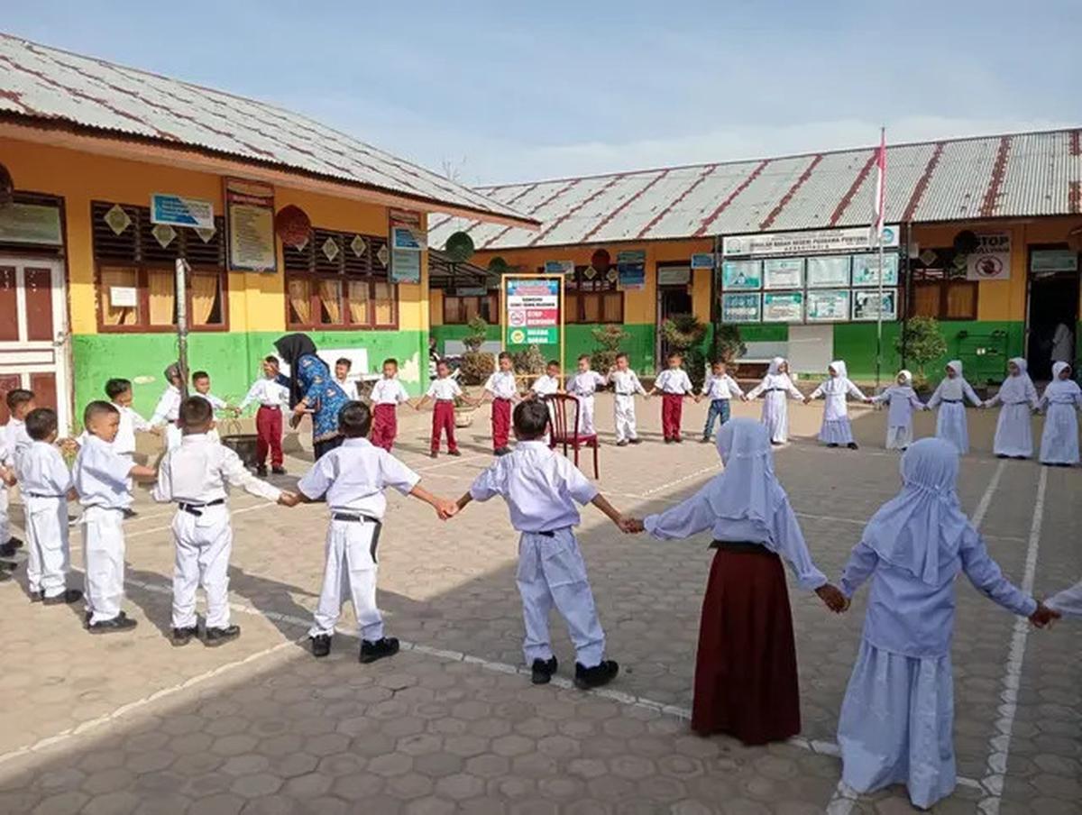 10 Doa Hardiknas 2025 untuk Upacara hingga Refleksi Pribadi, Cerminkan Semangat Transformasi Pendidikan Indonesia