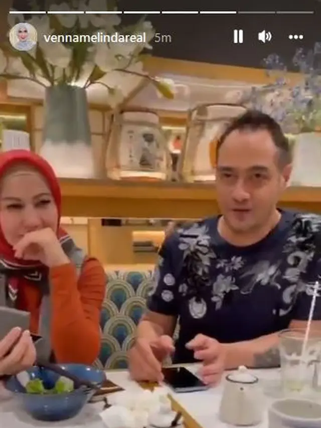 6 Momen Ferry Irawan Melamar Venna Melinda, Haru Bahagia