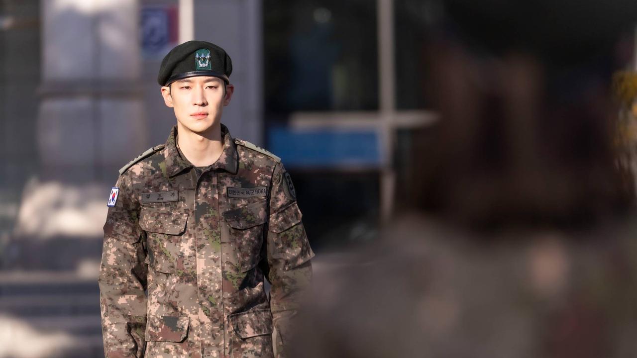 Lee Je Hoon dipastikan akan kembali berperan dalam drama Korea "Taxi Driver 3" yang dijadwalkan tayang tahun depan.