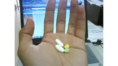  Jika Anda mau sehat bukan dengan cara selalu mengonsumsi obat-obatan. Tapi ubahlah pola hidup Anda secara perlahan. Dan jangan pernah sekali pun abai terhadap peringatan terkait ketergantungan obat.