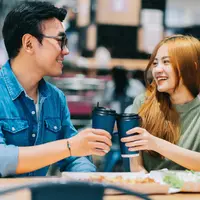 Tanda 7 Zodiak Saat Lagi Jatuh Cinta Diam-Diam./Copyright depositphotos.com/havucvp