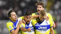 Bek Juventus, Matthijs de Ligt (kanan) bersama rekan setim merayakan gol yang dicetaknya ke gawang Spezia pada pekan kelima Serie A Liga Italia di Stadio Alberto Picco tuntas pada Kamis (23/9/2021) dini hari WIB. Juventus susah payah menang 3-2 di kandang Spezia. (Tano Pecoraro/LaPresse via AP)