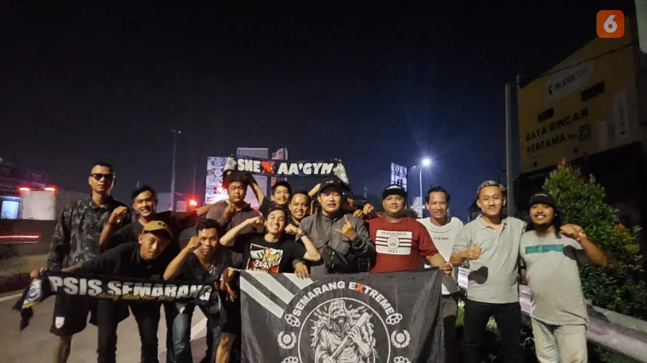Cara Suporter Persis Solo dan PSIS Semarang Jaga Silaturahmi