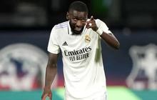 Antonio Rudiger Bringas Lempar Es ke Arah Wasit Berujung Kartu Merah di Laga Madrid vs Barca