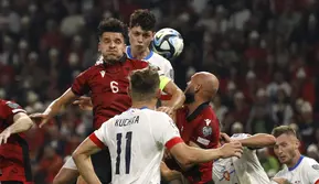 Gol pembuka kemenangan Albania dicetak Jasir Asani pada menit ke-9.  (AP Photo/Franc Zhurda)