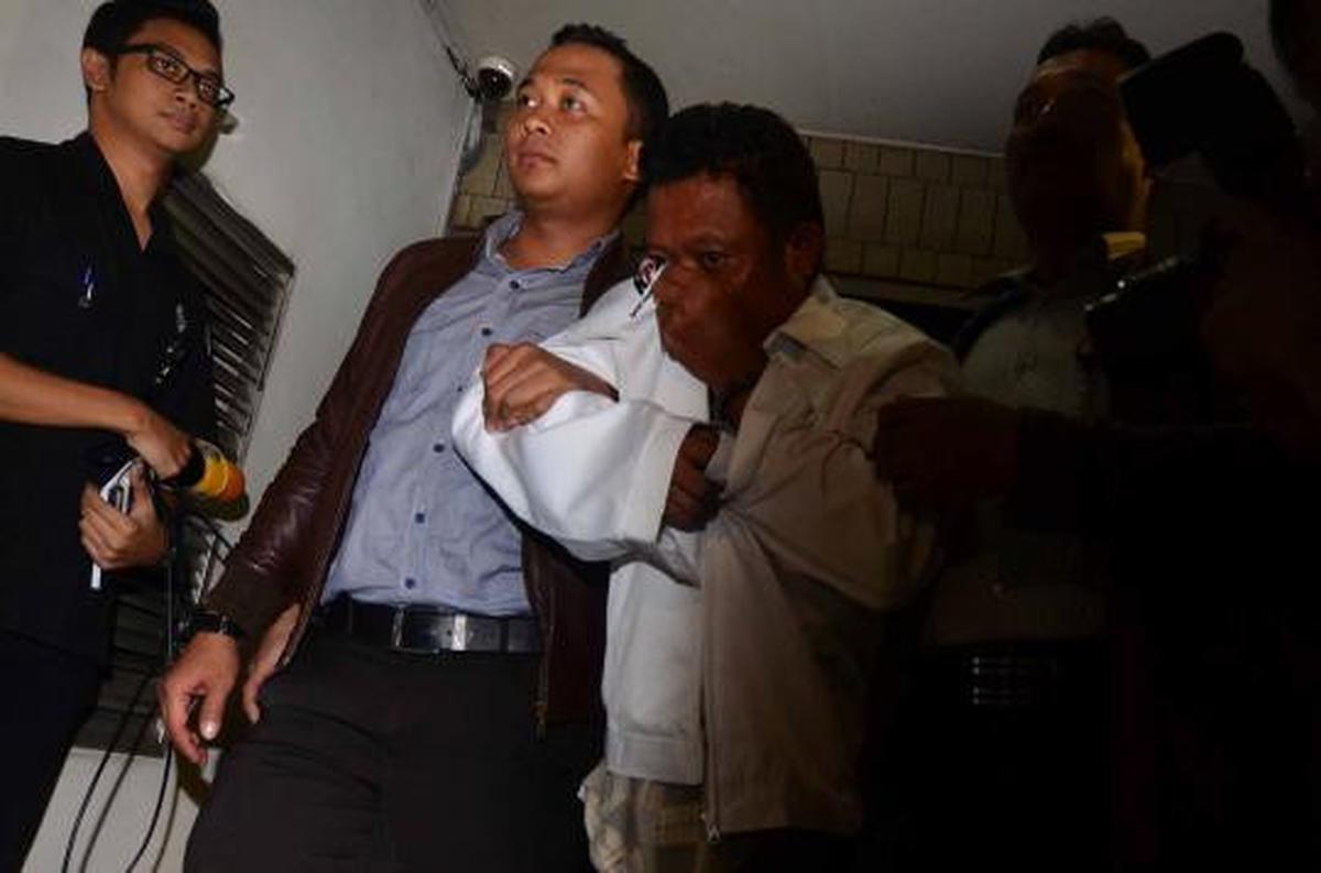 Bupati Buol kenakan baju Tahanan KPK