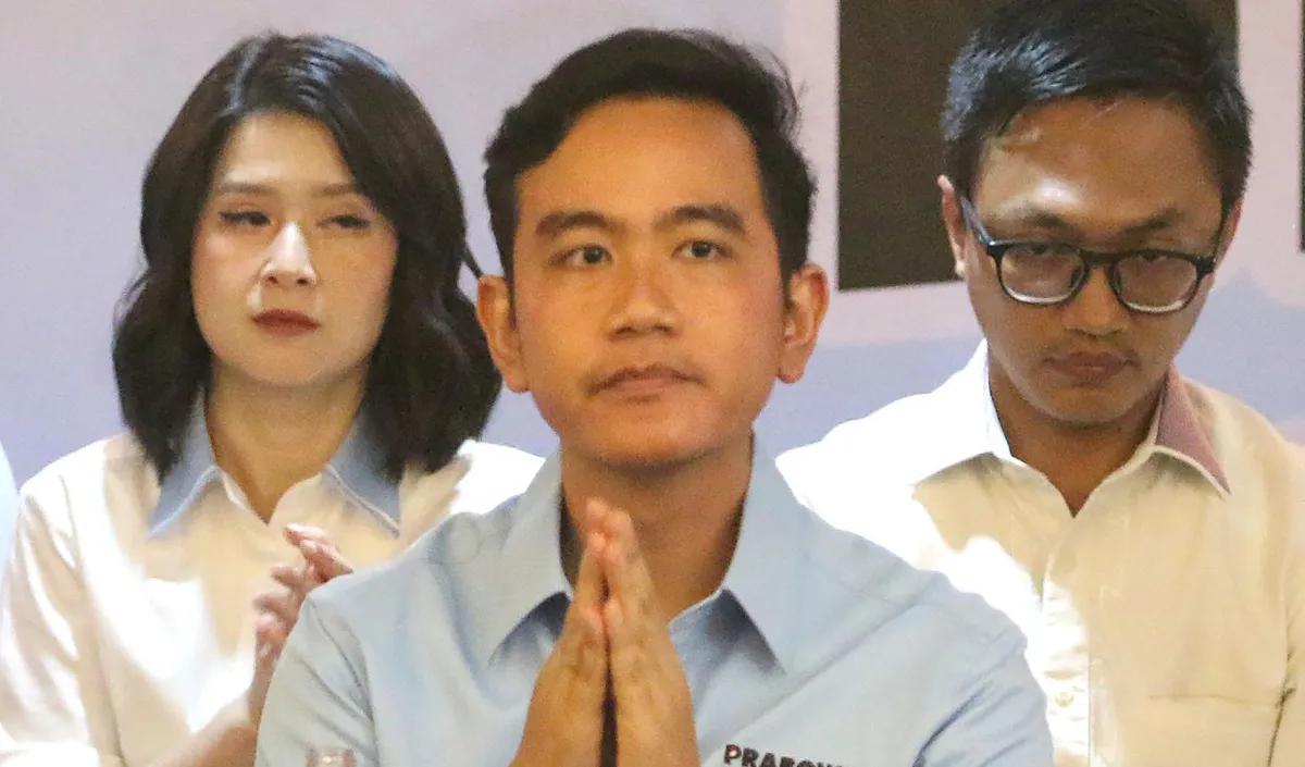 Lebih lanjut, dia menyebut faktor anak Presiden Jokowi menjadi poin positif bagi Gibran atas unggulnya elektabilitas dari bacawapres lainnnya.&nbsp;<br>