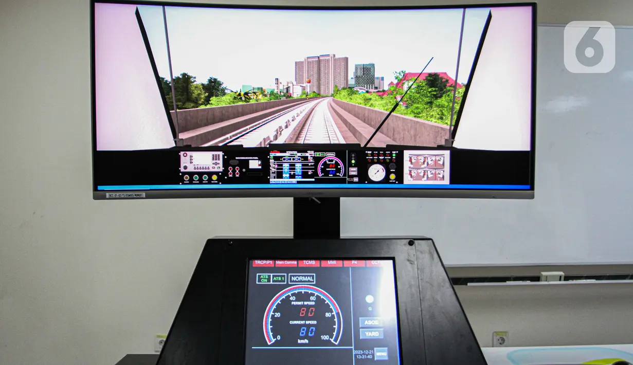 Simulator kereta Light Rail Vehicle (LRT) Back up Operation Control Centre (BOCC) di Main Control Center (MCC) Depo LRT di Pegangsaan Dua, Kelapa Gading, Jakarta Utara, Kamis (21/12/2023). (Liputan6.com/Faizal Fanani)
