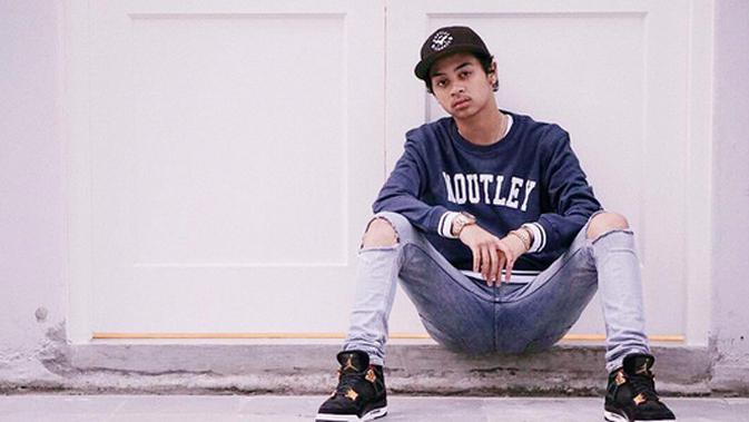Susul Chelsea Islan Bastian Steel Mesra Dengan Pacar Baru Showbiz Liputan6 Com