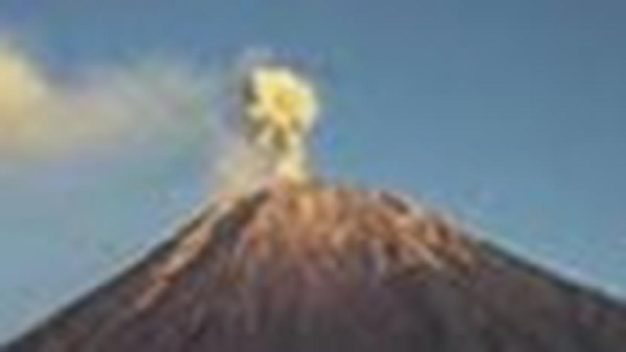 Gunung Semeru Kembali Erupsi, Lontarkan Abu Setinggi 1 Km