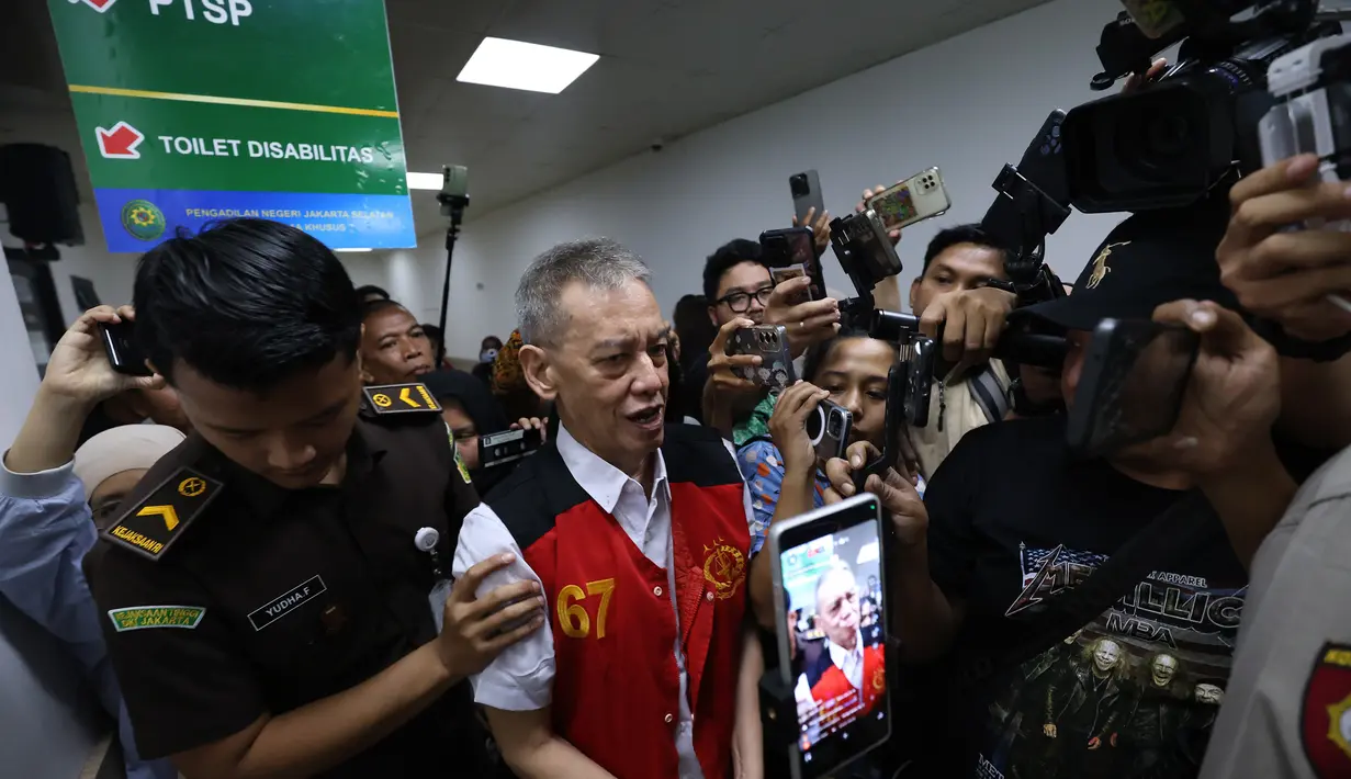 Untuk diketahui, Fariz RM pernah beberapa kali terlibat kasus narkoba, yakni pada 2008, 2014, 2018, dan teranyar 2025. (KapanLagi.com/Budy Santoso)