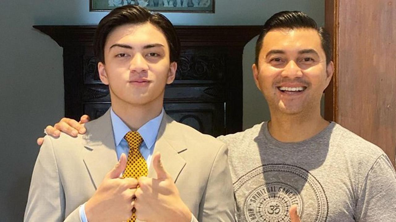 7 Potret Arka Asmara, Putra Anjasmara yang Jadi Atlet Hoki Es dan Jarang Tersorot