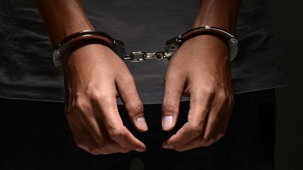 Who Is Derrick Groves: The Fugitive from the New Orleans Prison Escape ...