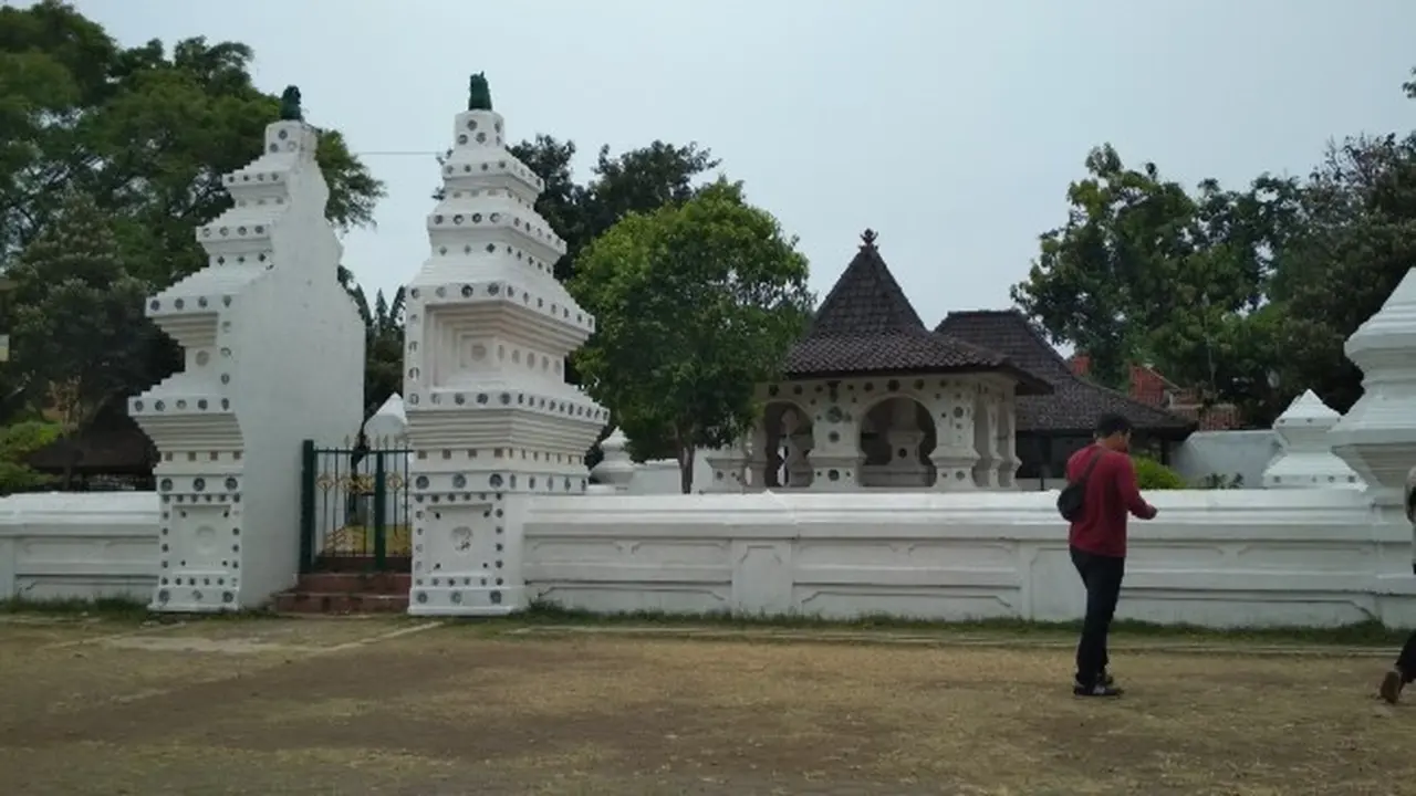 25 Tempat Wisata di Cirebon yang Seru dan Kekinian, Keindahan Alamnya Memesona
