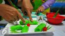Salah satu hasil karya peserta lomba Jajanan Manis di Kecamatan Makassar, Jakarta Timur, Selasa (24/5/2016). (Liputan6.com/Yoppy Renato)