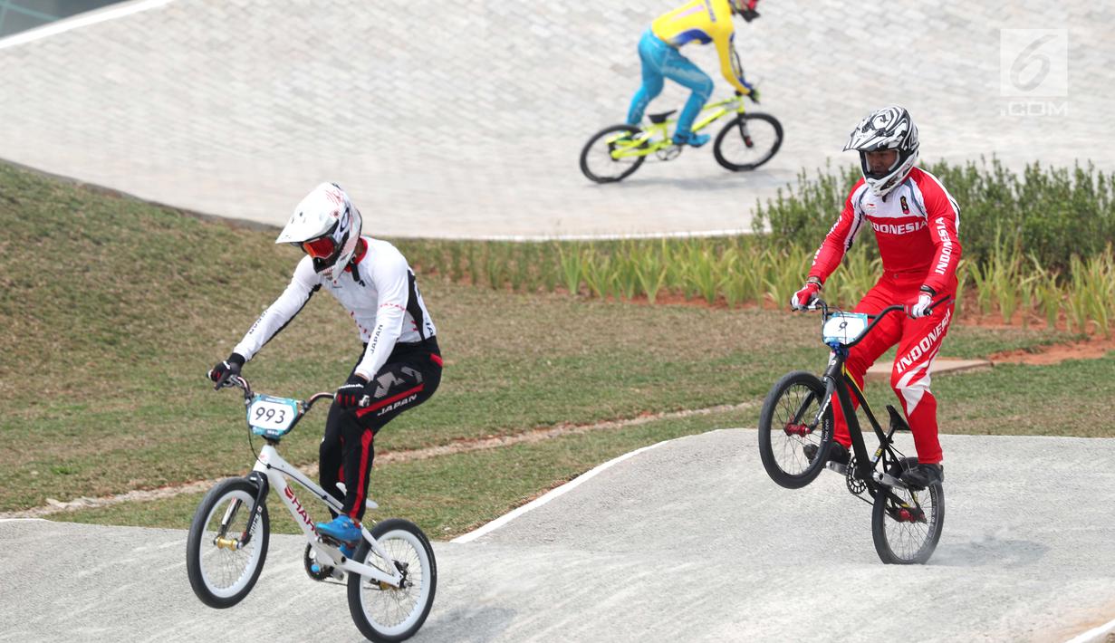  FOTO  I Gusti Bagus  Saputra Raih Perak Sepeda  BMX  Asian 