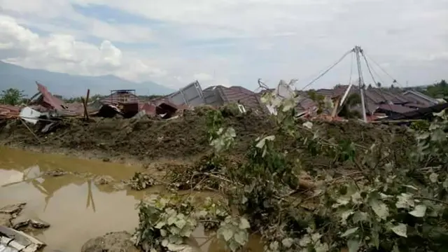 Kawasan Petobo yang rata dengan tanah (foto: Twitter/@kevinkhs_)