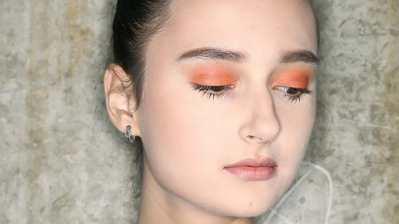 Fresh Faced Orange Eyeshadow Look - Anthony Tandiyono & Day and Night - FIMELA Fest 2018 / Makeup & Hair-Do: Make Over / Photo by Windy Sucipto (FIMELA.com)