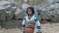 Meski kehilangan kedua kakinya karena kecelakaan, Qian Hongyan mampu bangkit dan kini menjadi langganan juara turnamen renang. 