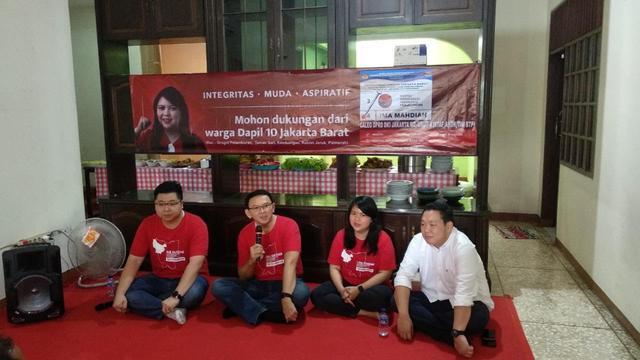 Basuki Tjahaja Purnama atau Ahok kampanye untuk stafnya yang juga caleg DPRD DKI Ima Mahdiah.