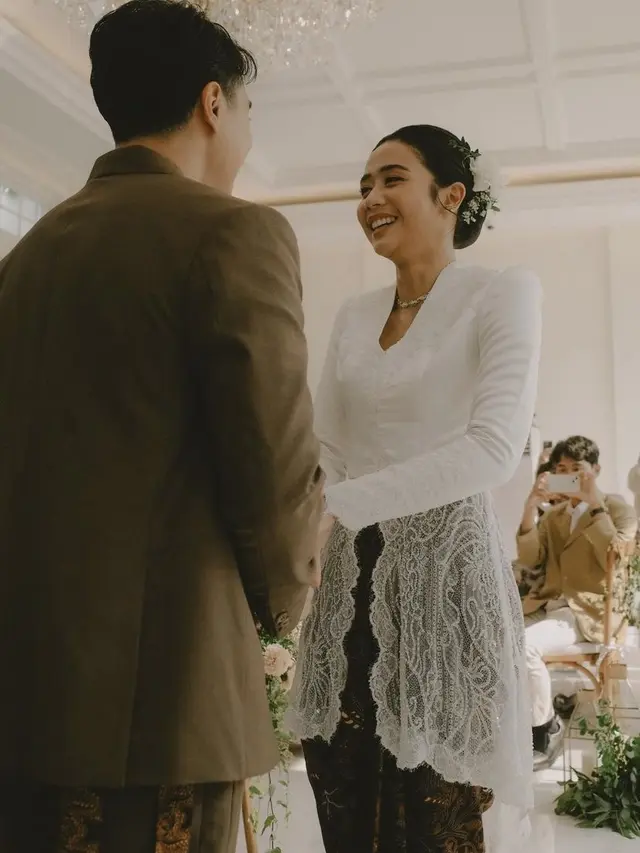 Pernikahan Sederhana Vadi Akbar Adik Vidi Aldiano. [@sheiladaisha]