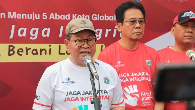 Kurangi Polusi, Pramono Ajak Warga Gunakan Transportasi Umum