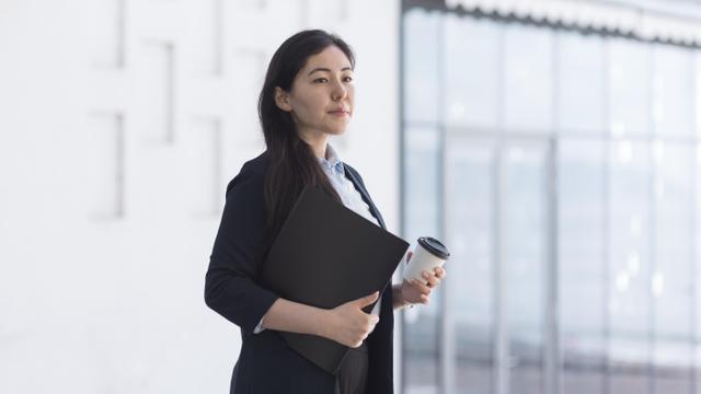 Berhenti Sok Keren, Begini Cara Elegan untuk Menonjol di Kantor