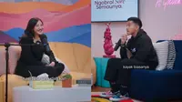 Kaesang Pangarep, putra ketiga Presiden Jokowi saat berbincang dengan Putri Tanjung. (Dok: TikTok @ngobrolsoresemaunya)