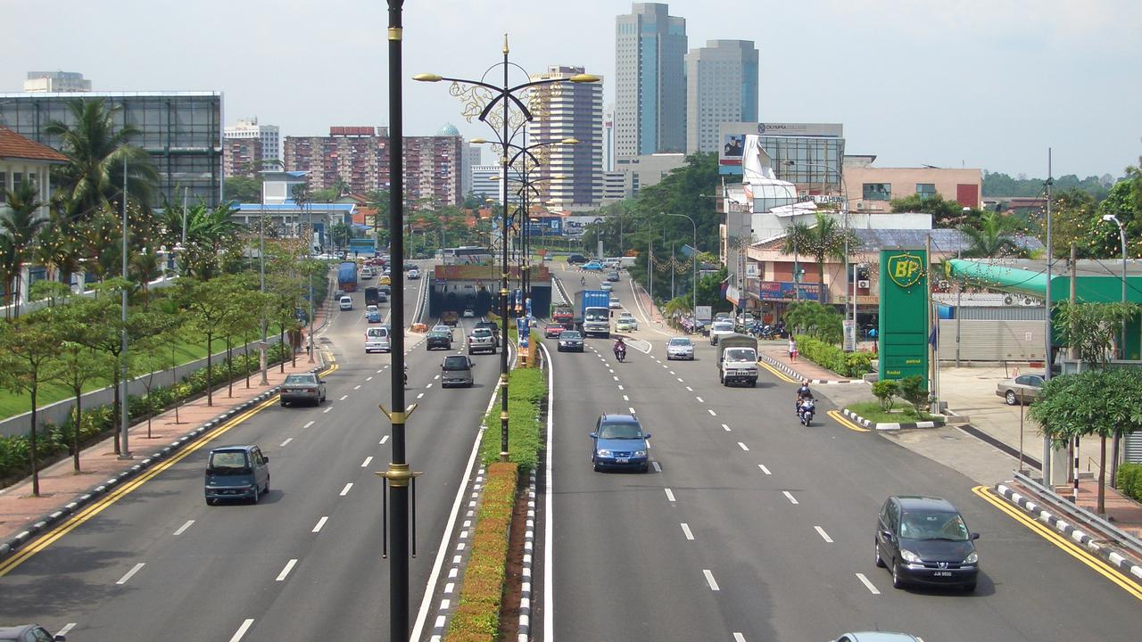 Kemlu RI Pulangkan 300 WNI Rentan dari Johor Bahru Malaysia