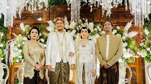 8 Potret Artis di Pernikahan Angga Maliq & D'Essentials, Rian D'Masiv Boyong Band-nya