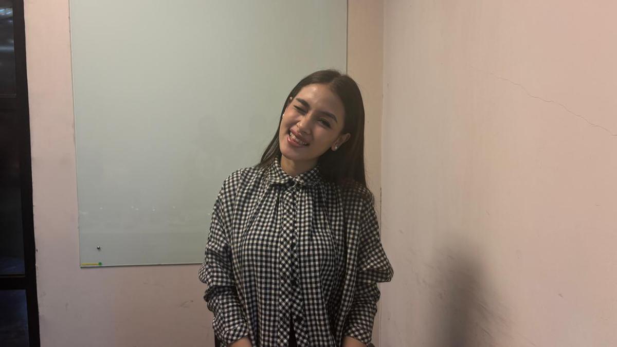 Eksklusif Prinsa Mandagie: Curhat Lepas dari Hubungan Toksik lewat Lagu Kembali ke Aku