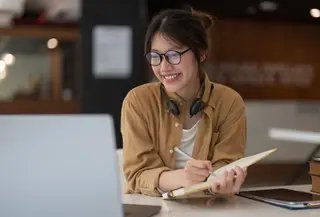 12 Kemajuan Hidup yang Dialami Tiap Zodiak Tahun 2026./Copyright depositphotos.com/itchaz