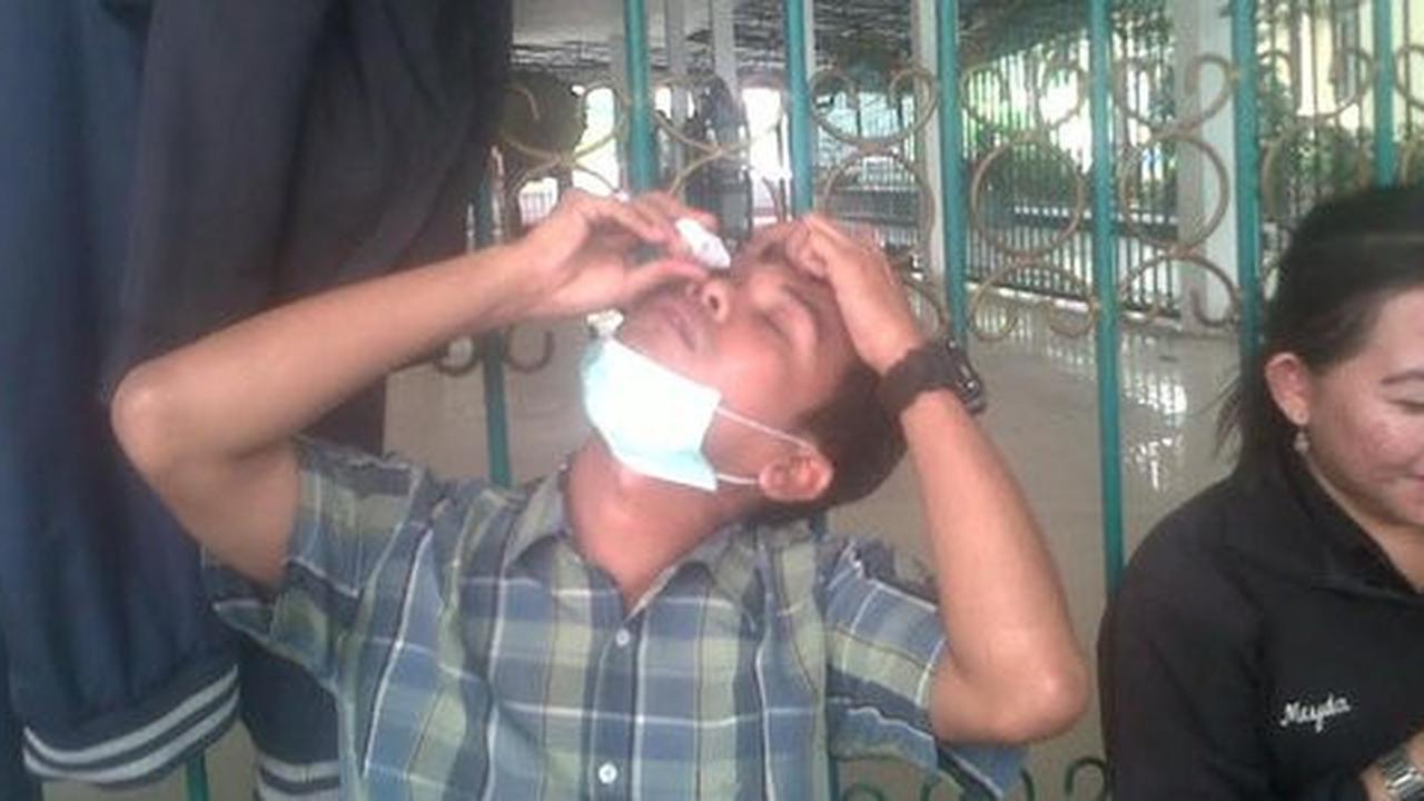 Asap campur abu, warga Palembang mulai diserang iritasi mata & flu