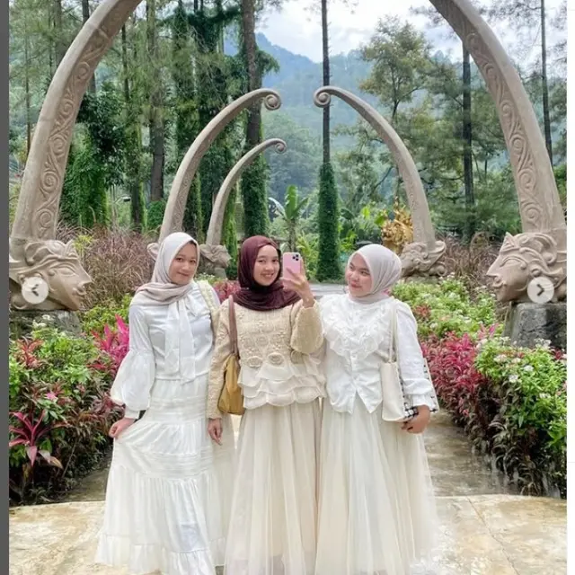 Taman Kemesraan, tempat wisata di Malang.  foto; (dok.Instagram @tamankemesraanpujon/https://www.instagram.com/p/DG2NLQUzLAz/Henry)