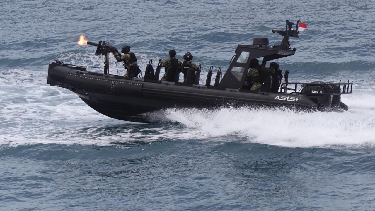 FOTO: Parade Kapal Perang dan Atraksi Prajurit  TNI AL Meriahkan Sailing Pass 2025