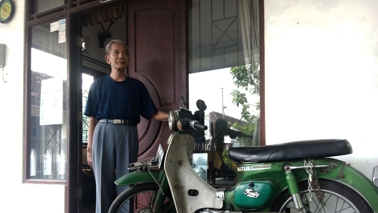 Motor Antik Sang Guru