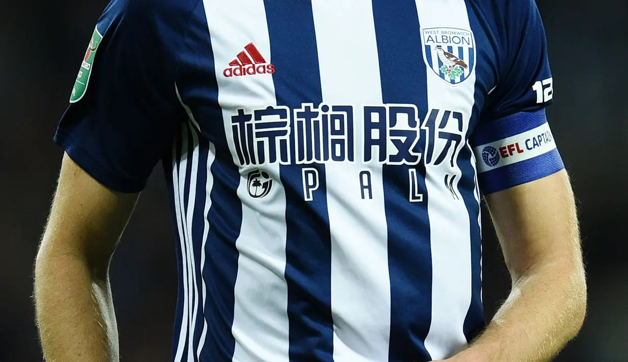 9. Jonny Evans - WBA akan tak hanya terancam turun kasta namun juga akan ditinggalkan pemain bintang sekelas Jonny Evans. Mantan pemain MU tersebut dirasa tidak pantas bermain di kasta kedua Liga Inggris. (AFP/Oli Scarff)